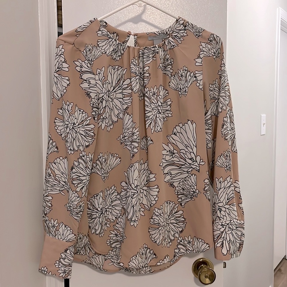 HM pink floral blouse with button up cuffs size 4